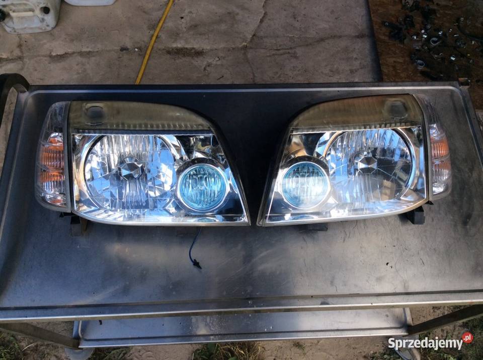Lampy przednie Nissan Xtrial 0107r lampy przednie Włoszczowa