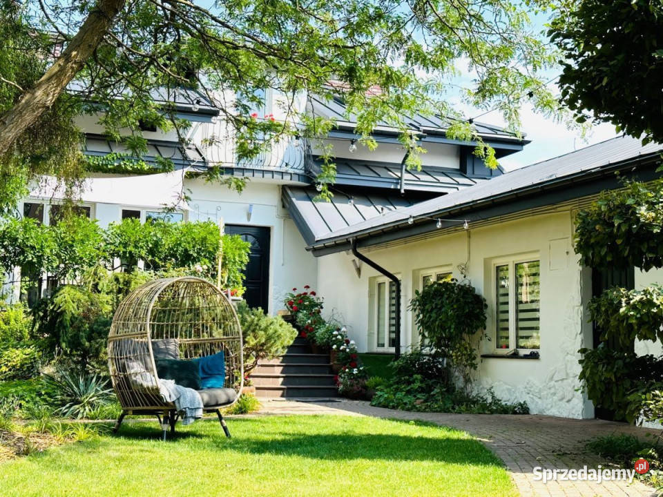 Sprzedam dom wolnostojący 380m2 Łomianki Rok budowy 1996 sprzedam