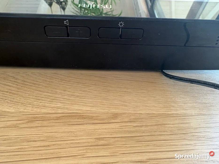 Monitor Fujitsu 7000lcd150 Monitory i projektory Bochnia