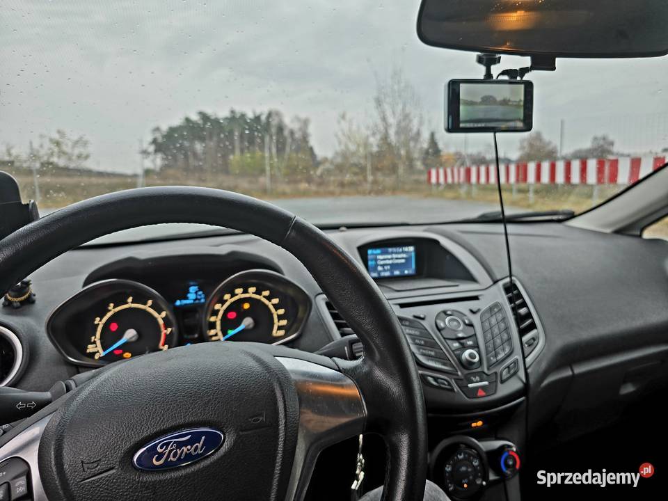 FORD FIESTA podgrzewane siedzenia kamerka Szubin
