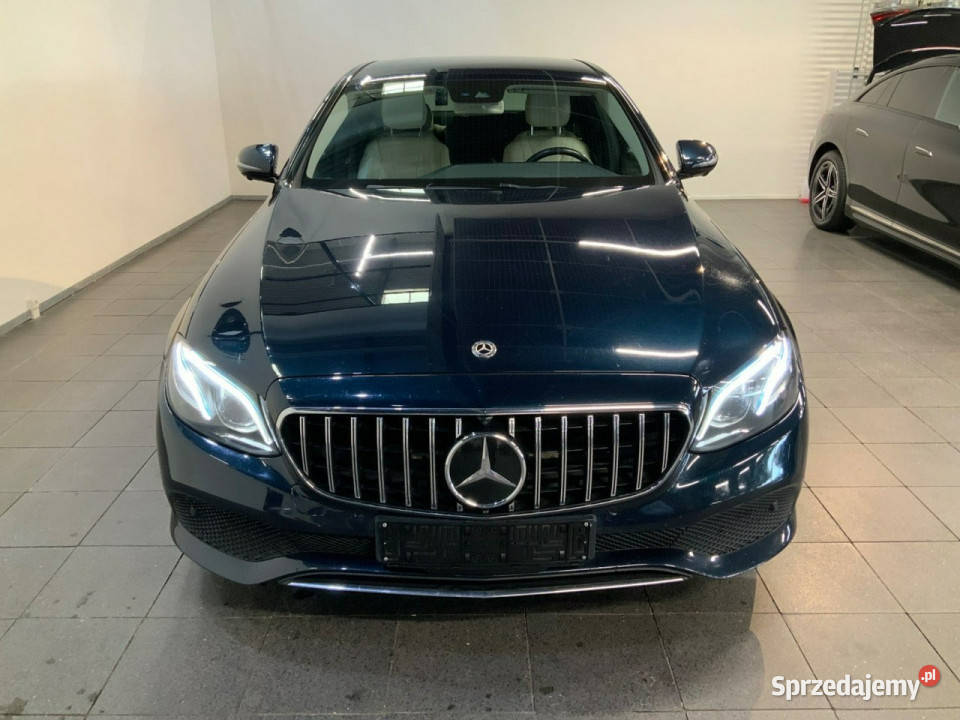 Mercedes E 220 W213 2016 Sadlno