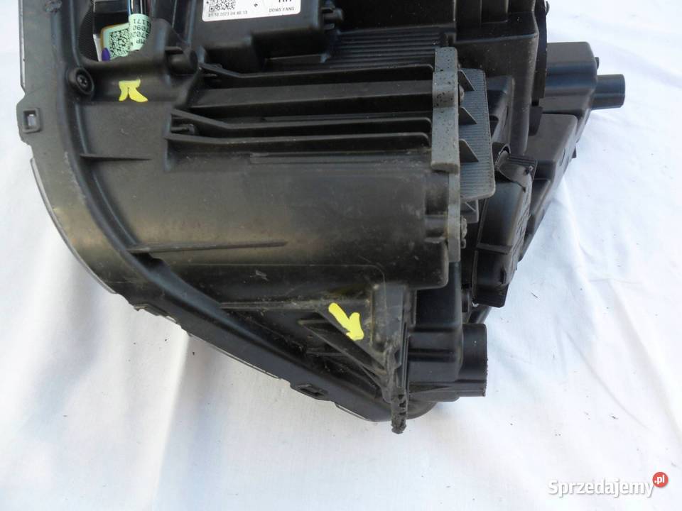 REFLEKTOR PRZÓD STRONA PRAWA HYUNDAI KONA II