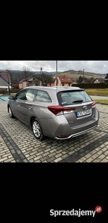 Toyota Auris II 16 diesel mały przebieg stan Auris sprzedam