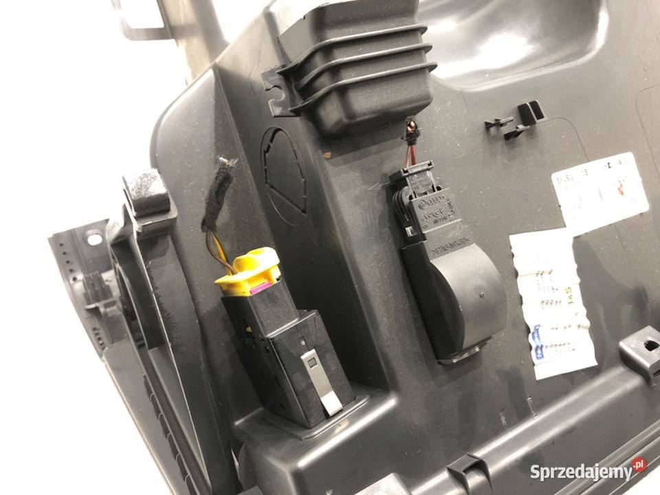 SCHOWEK PASAŻERA SKODA RAPID Kombi 5JB857097E sprzedam