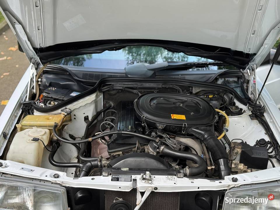 MERCEDESBENZ W201 190E 20 BENZYNA 1990 garażowany