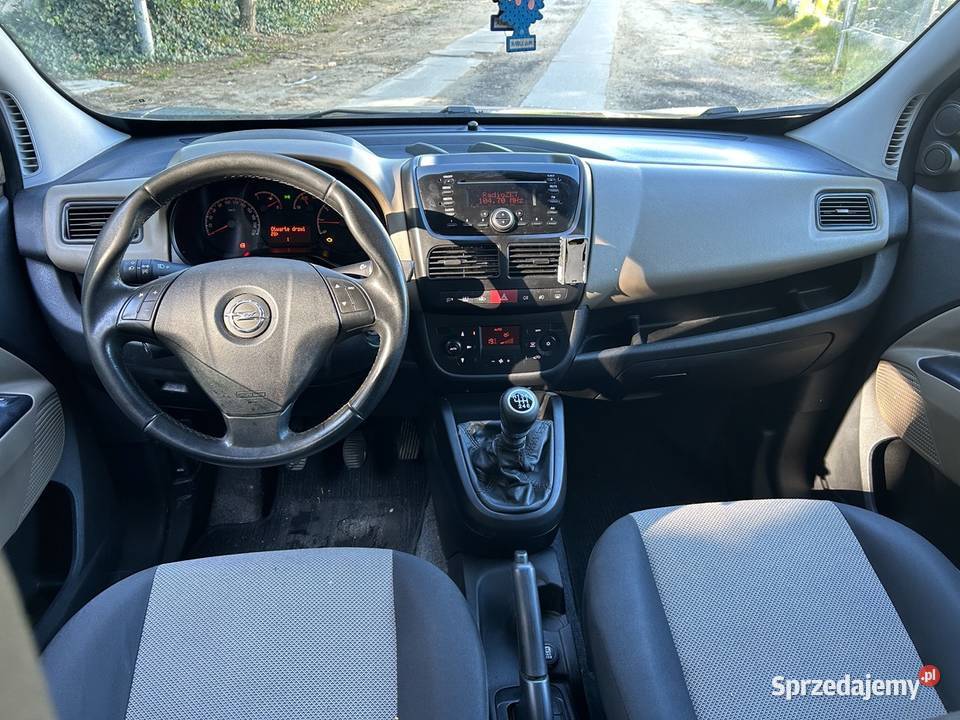zamiana na osob dostawcze OPEL COMBO TOUR 16 7 Poznań