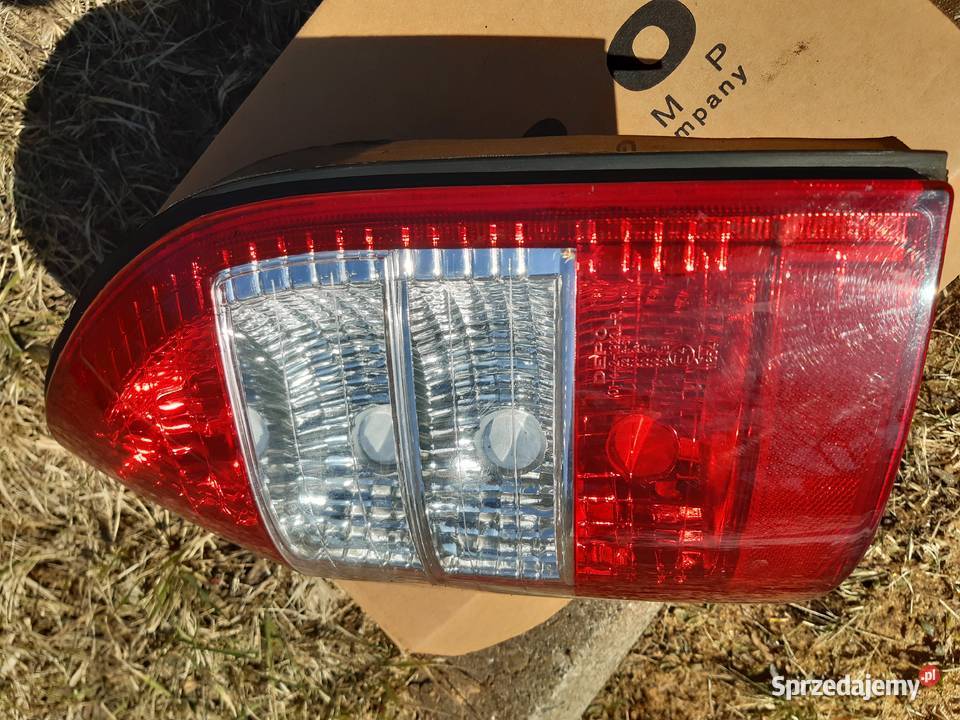 Klosz lampy tył lewy Opel Zafira A osobowe Lampy tylne Dąbrowa Górnicza