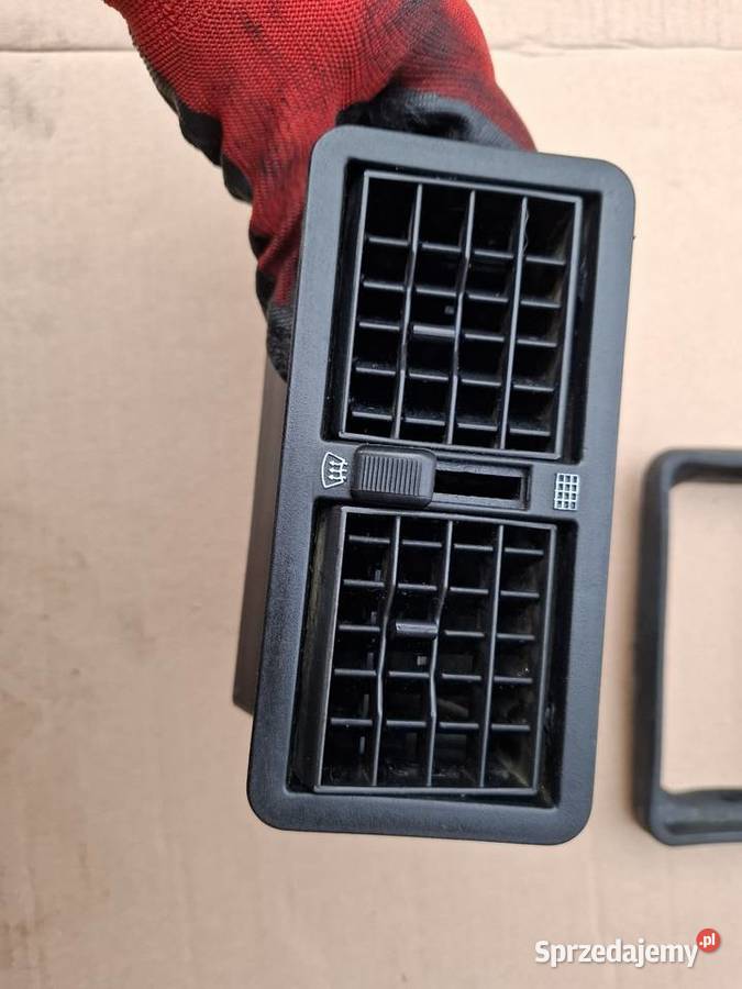 Kratka nawiewu powietrza kratki Fiat 126p Maluch osobowe Strzelce Opolskie