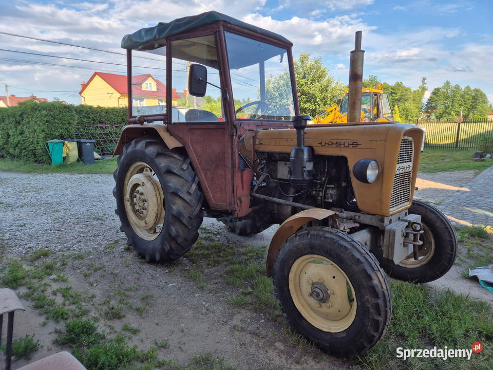 Ciągnik rolniczy Ursus C330 1980 r