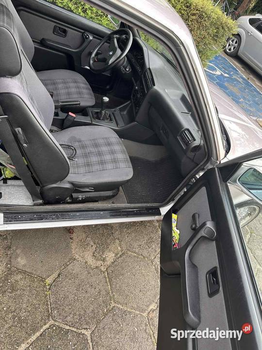 BMW e30 18 is 1800cm3 BMW Leszno sprzedam