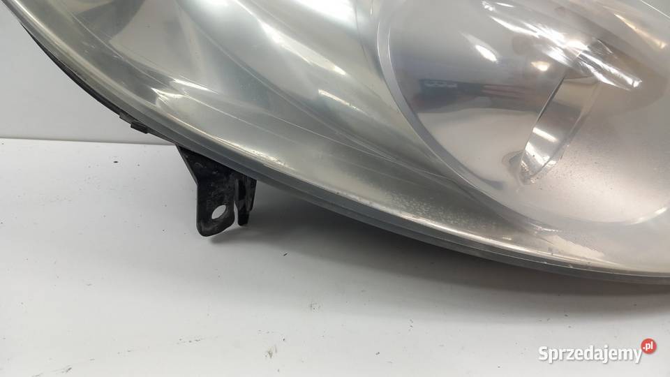 PEUGEOT 407 LAMPA PRZÓD PRAWA SOCZEWKA EU osobowe wielkopolskie Zbierkowo