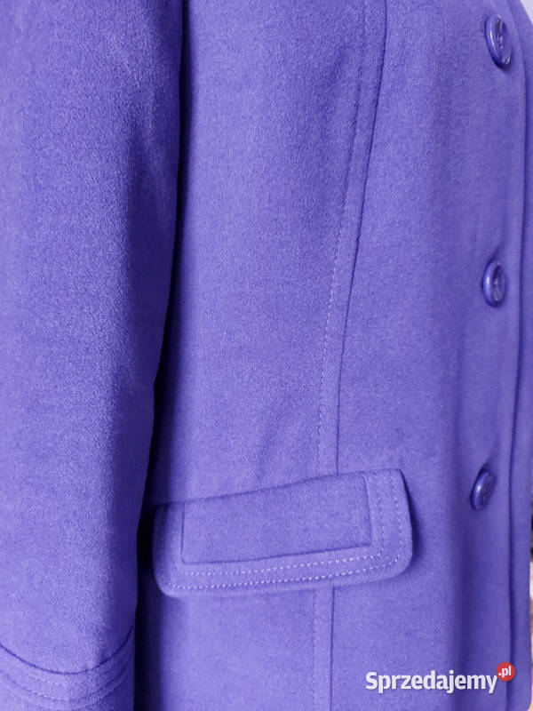 Fioletowy płaszcz damski jednorzędowy krótki z Złoczew