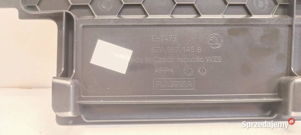 SKODA KAROQ ZAŚLEPKA BOCZKA BAGAŻNIKA PRAWA