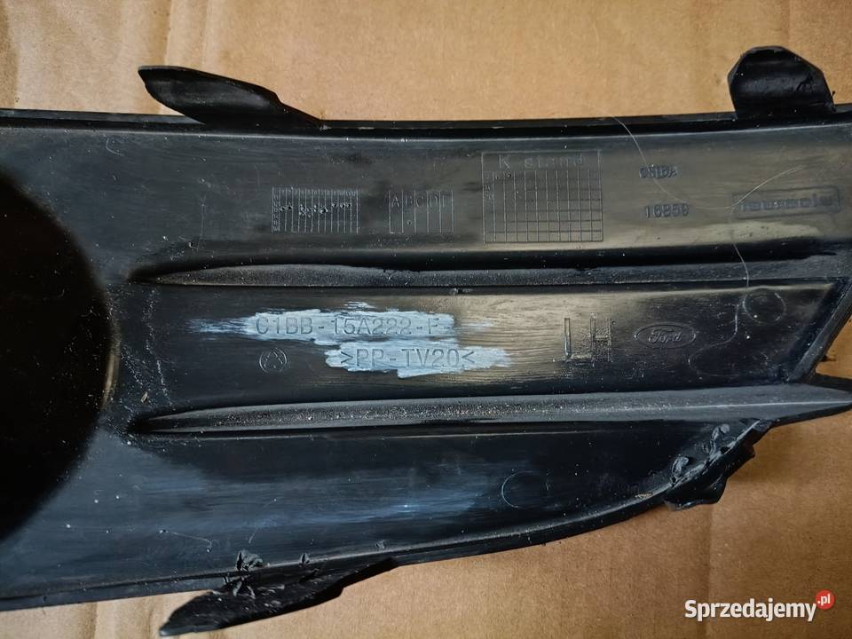 ZAŚLEPKA HALOGENU KRATKA LEWA FIESTA MK7 LIFT ST Rzetnia