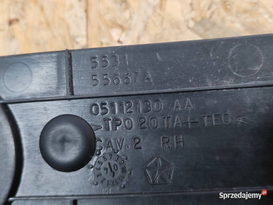 Listwa Pionowa Drzwi Prawy Przód Chrysler 300C osobowe Pleszew sprzedam