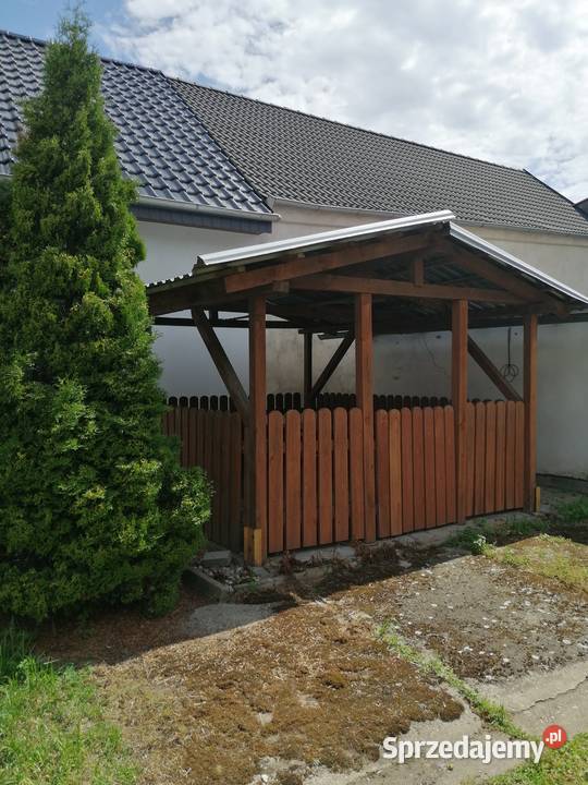 Dom z zabudowaniami gospodarczymi Komorniki