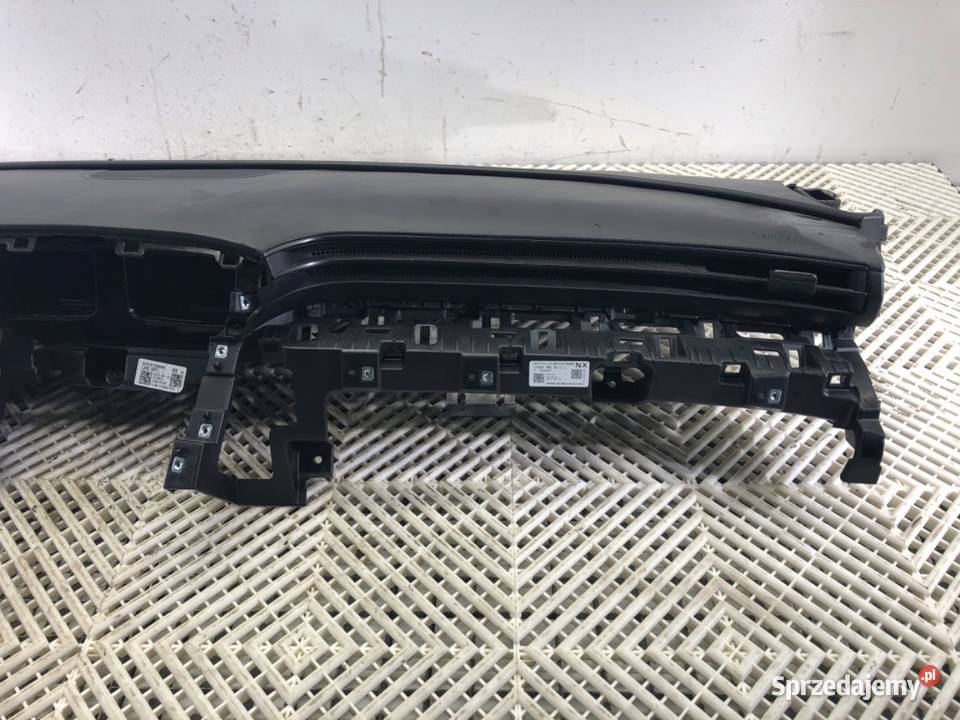 KOKPIT HYUNDAI TUCSON SUV KONSOLA DESKA