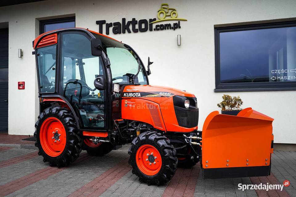 Kubota B2441 Neo Star 4x4 24 CAB pług do śniegu