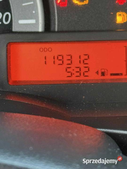 Nissan Micra z gazem manualna sprzedam