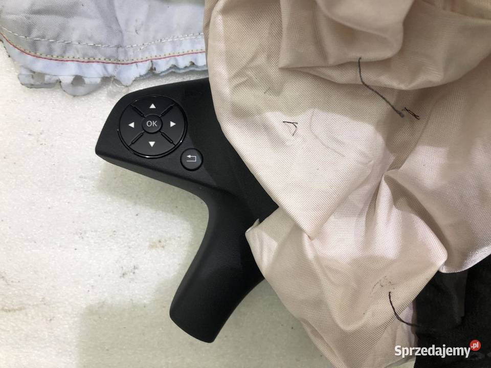 DESKA KOKPIT AIRBAG PASY MERCEDES W204 EUROPA Motoryzacja