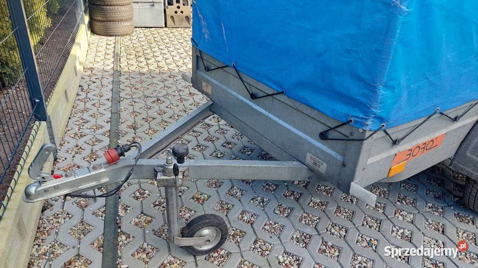 Przyczepka BORO ze stelażem i plandeką towarowe