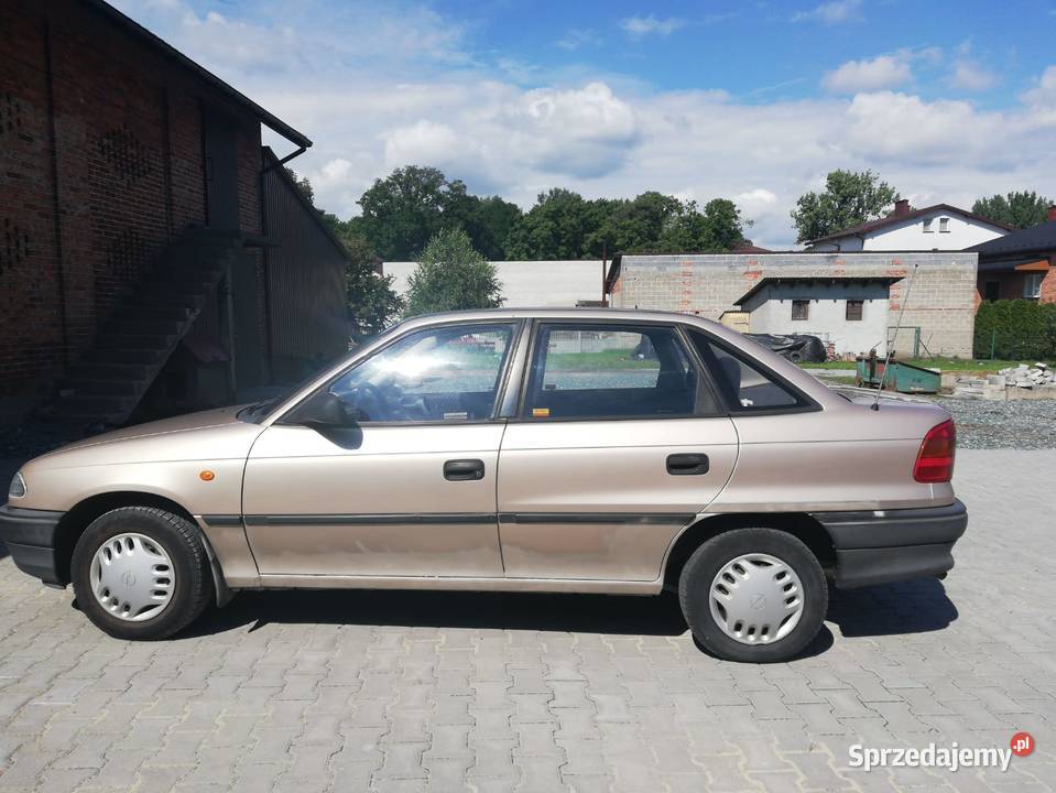 Opel Astra Sedan 14 1998 Brzeźnio sprzedam