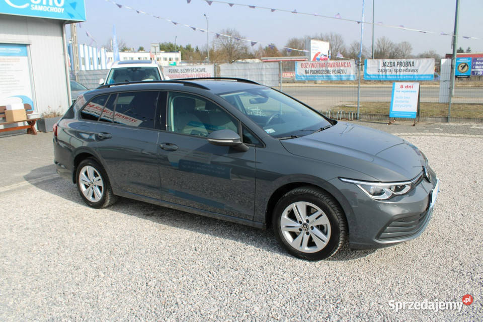 Volkswagen Golf LIFE DSG Asystent Kamera Salon lakier metallic