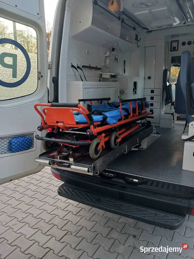 Volkswagen Crafter ambulanskaretka 2009 serwisowany w ASO Warszawa