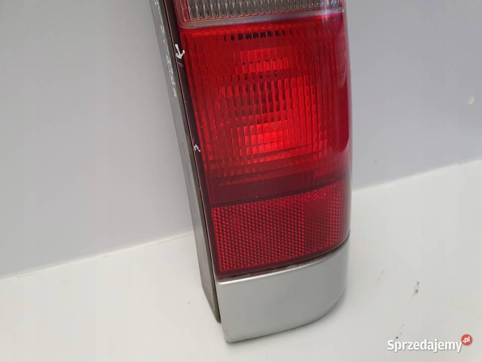 LAMPA PRAWA Volvo V70 I XC70 9600r TYLNA prawy lubelskie Rudka