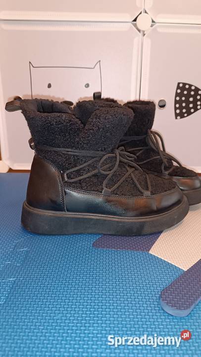 Czarne ciepłe zimowe buty z miękkim futerkiem