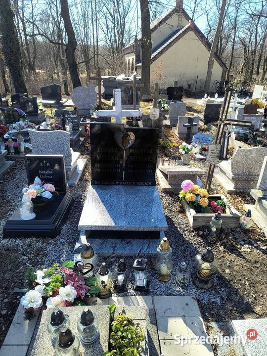 Pomniki urnowe książki flakony oblozenia dolnośląskie Wałbrzych