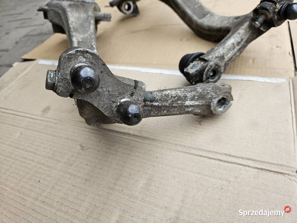 Zwrotnice Audi A4 B6 PrawaLewa Oryginał 8e0258f osobowe