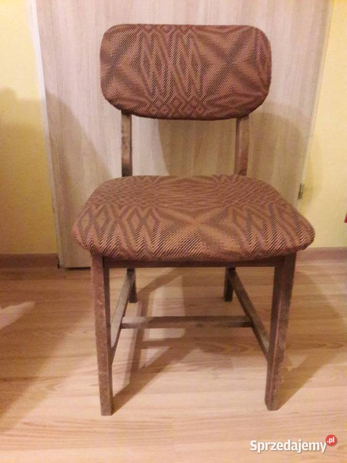 krzesło drewniane w stylu retro PRL