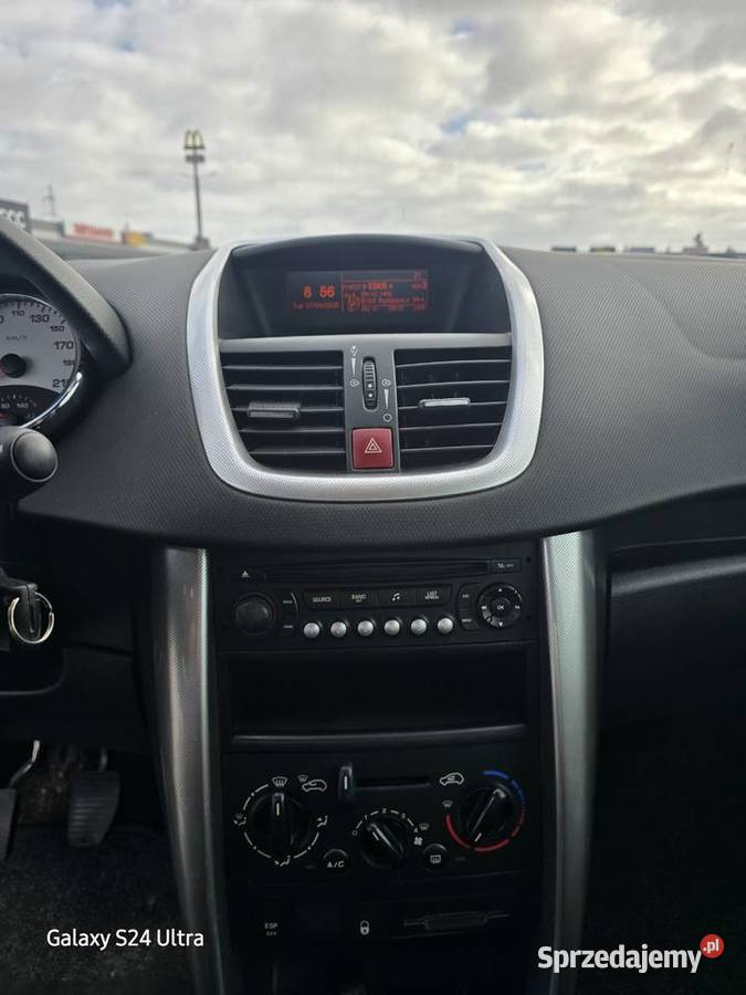 Miejskie autko Zarejestrowany w Polsce Sadki sprzedam