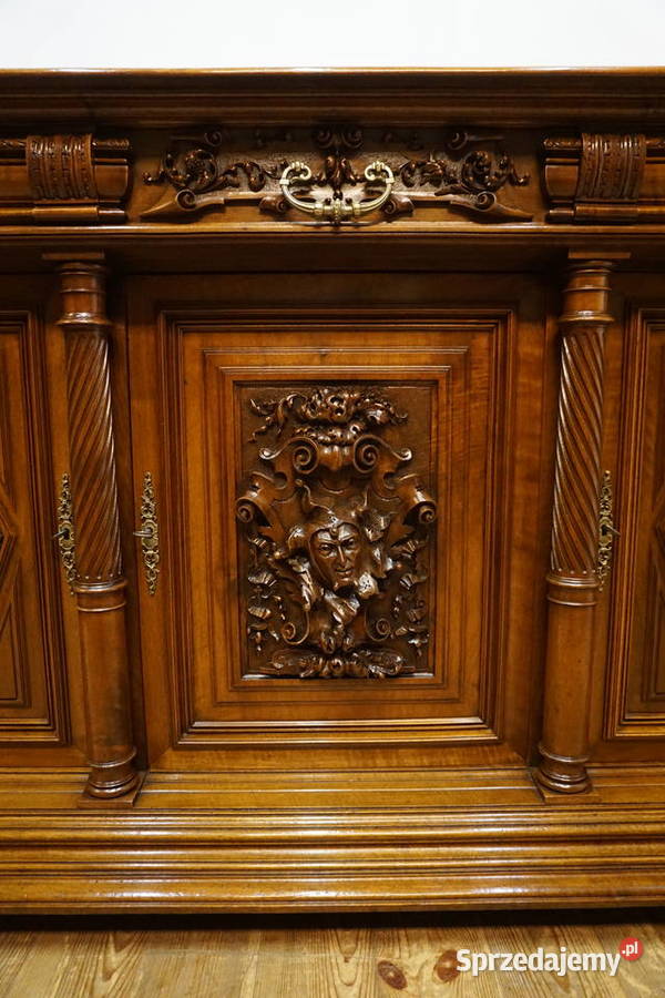 BOGATO RZEŹBIONA KOMODA TRZYDRZWIOWA ORZECH