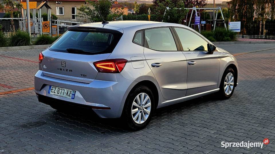 SEAT IBIZA V 6F 16 TDI 95 Navi Klima Led Alu 15 Szarów
