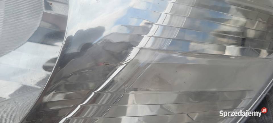 TOYOTA YARIS II REFLEKTOR PRAWY LAMPA PRAWA osobowe Ruda Śląska