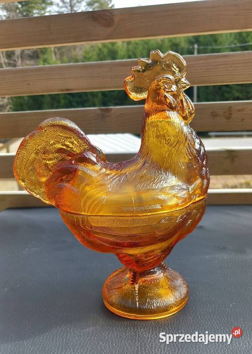 Kura stara Porcelana i szkło