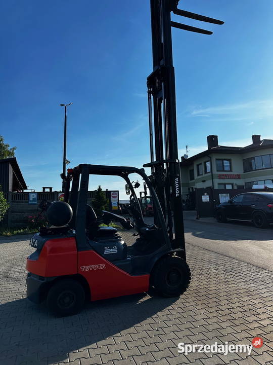 wózek widłowy TOYOTA 028FGF25 2500 Triplex 50m Działoszyn