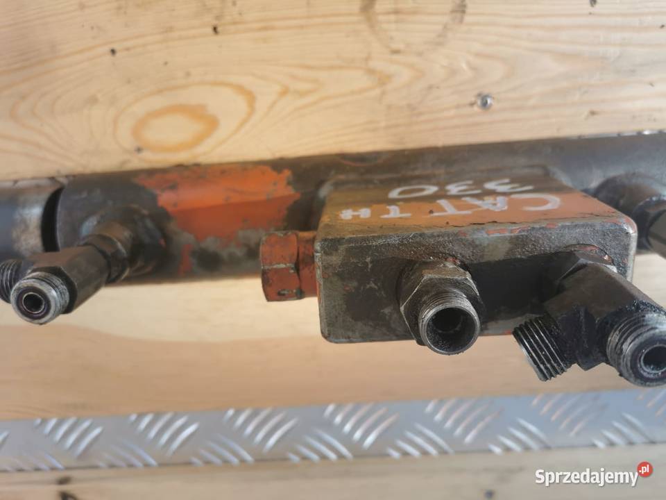 Cylinder hydrauliczny osprzętu CAT TH 220
