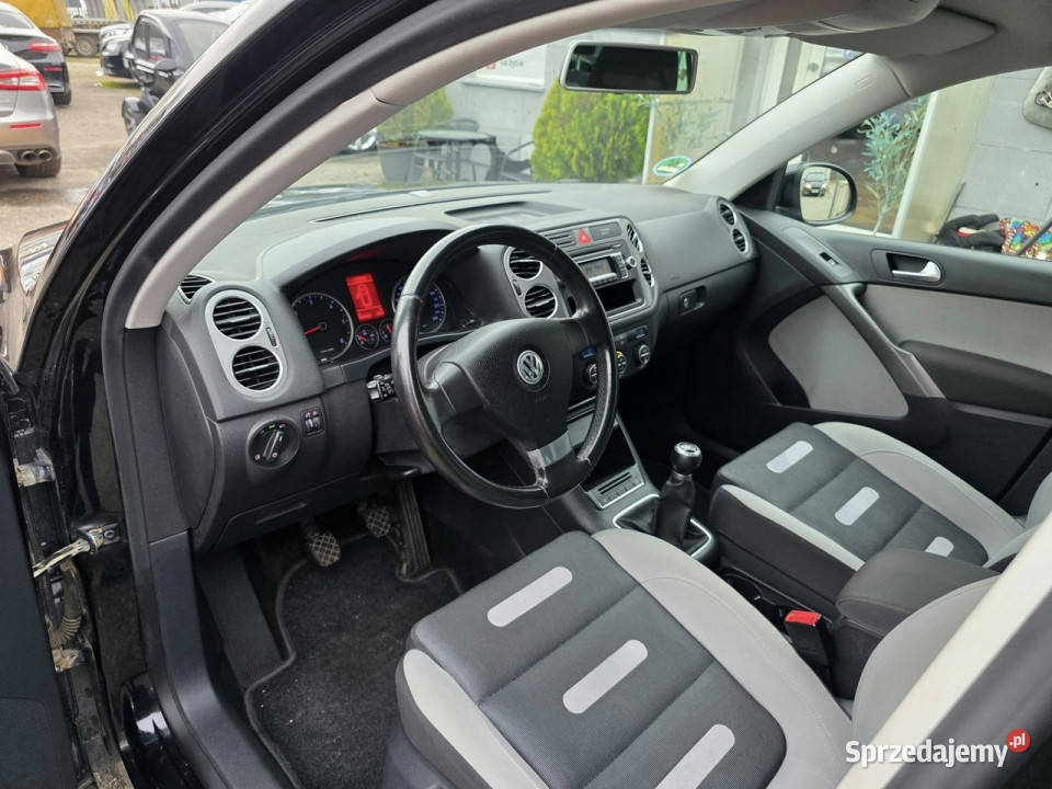 Volkswagen Tiguan 20 TDI 140 4 Motion czarny Słupsk