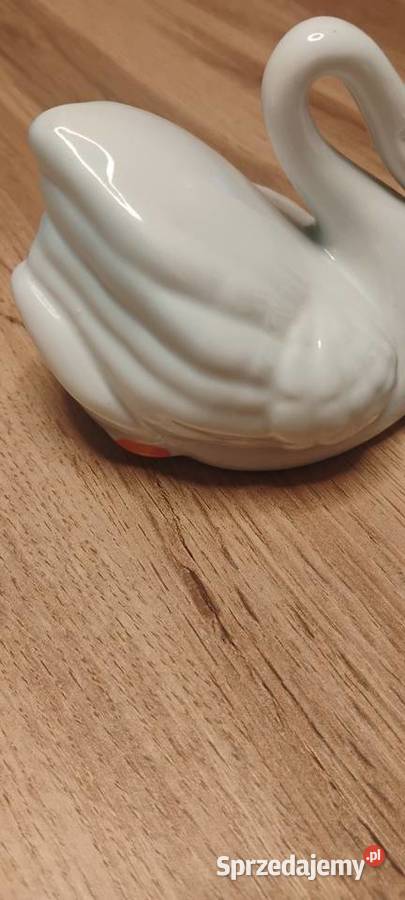 Porcelanowe łabędzie stan super Kłobuck