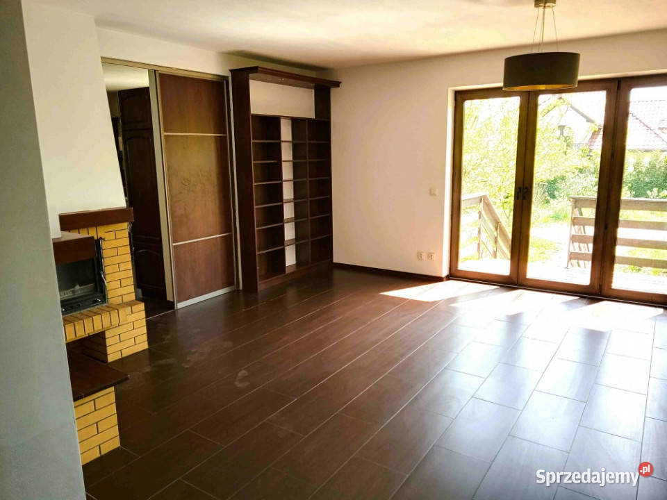 Duży dom z garażem na malowniczej działce 38a w Krzeszowice