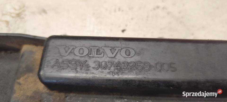 POKRYWA ZAWORÓW VOLVO XC90 24 D5 30743258 Pozostałe sprzedam