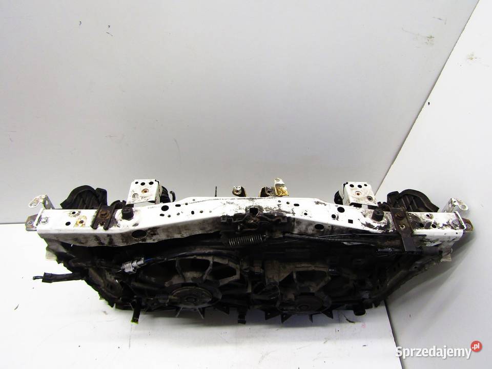 PAS PRZEDNI CHŁODNICE 18 HYBRID KPL TOYOTA PRIUS osobowe