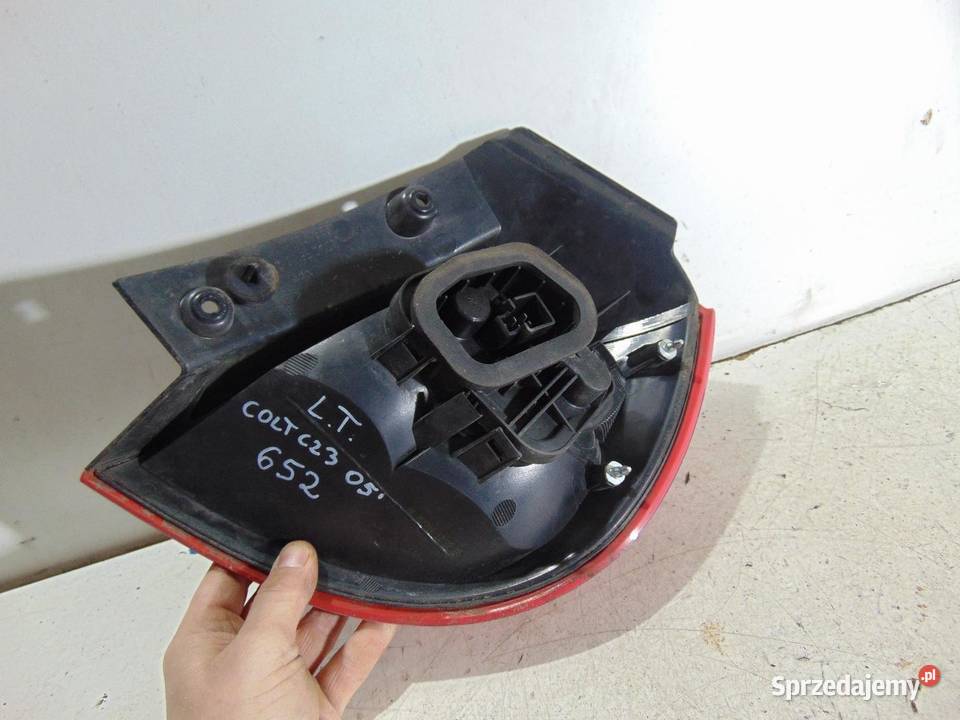 LAMPA LEWA TYLNA TYŁ MITSUBISHI COLT VI CZ3