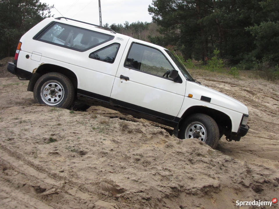 Nissan Terrano I 24 GAZ Uczciwa Tanio Gwarancja biały Skoki