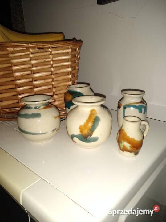 Zestaw ceramicznych wazoników beżowy Słupsk