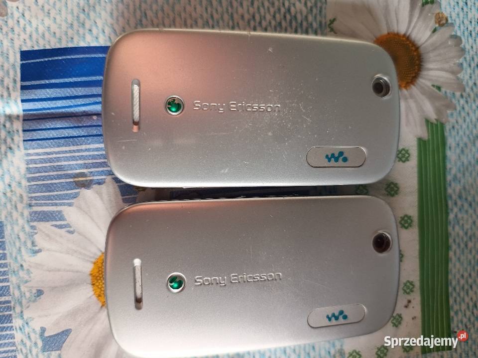 Dwa telefony Sony Ericsson Walkman