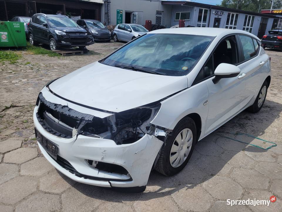 Opel Astra Benzyna Delikatnie uszkodzona benzyna Kielce